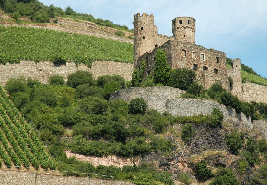 Ruine Hassenburg, Germany